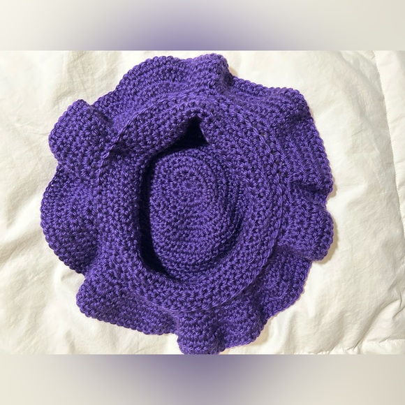 Rich Purple Handmade 🧶 Hat 🐝 - Picture 3 of 4